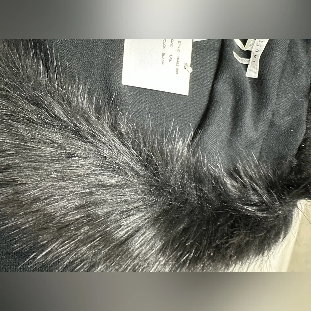 Sioni Black Knit Faux Fur Cape, L/XL, NWT - Picture 5 of 12